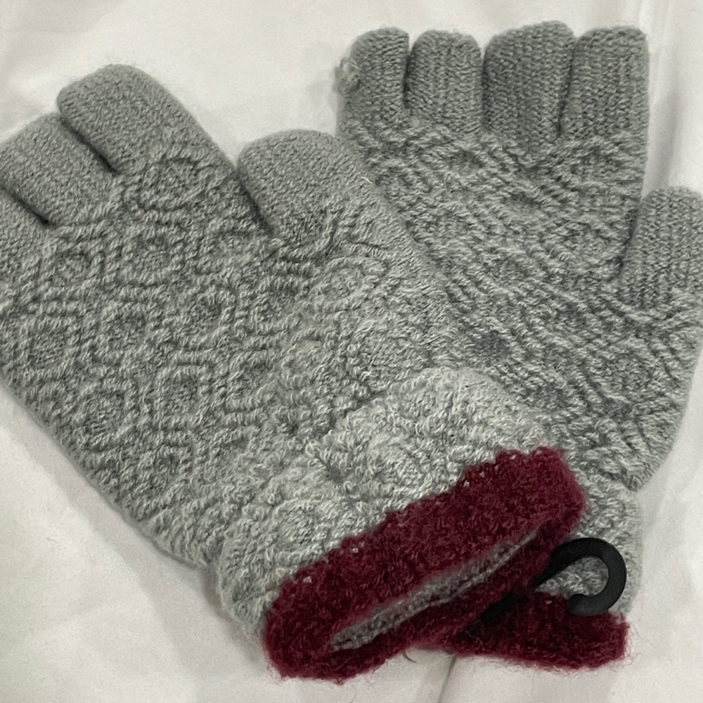 Jeanne Simmons Gray Knit Fingerless Gloves Burgundy Trim Thermal Winter Texting‎